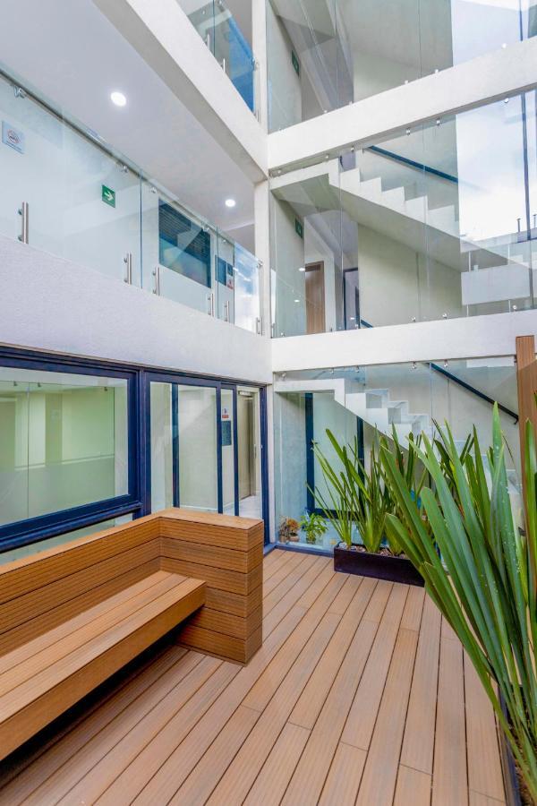 Luxury Apartment *